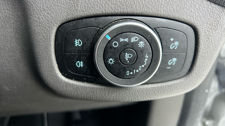 Ford Transit Connect 250 L2 Diesel 1.5 EcoBlue 100ps Limited Van Powershift